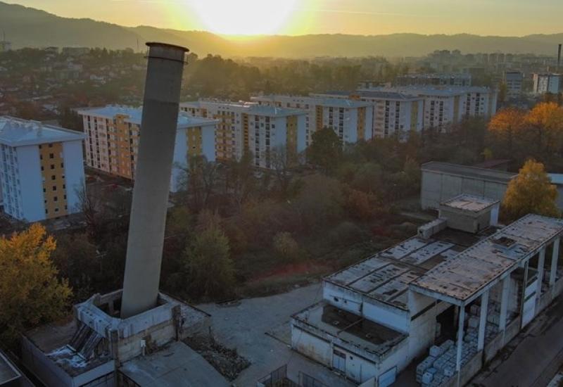 Rušenje dimnjaka nije uspjelo - Rušenje dimnjaka nije uspjelo ni iz trećeg pokušaja